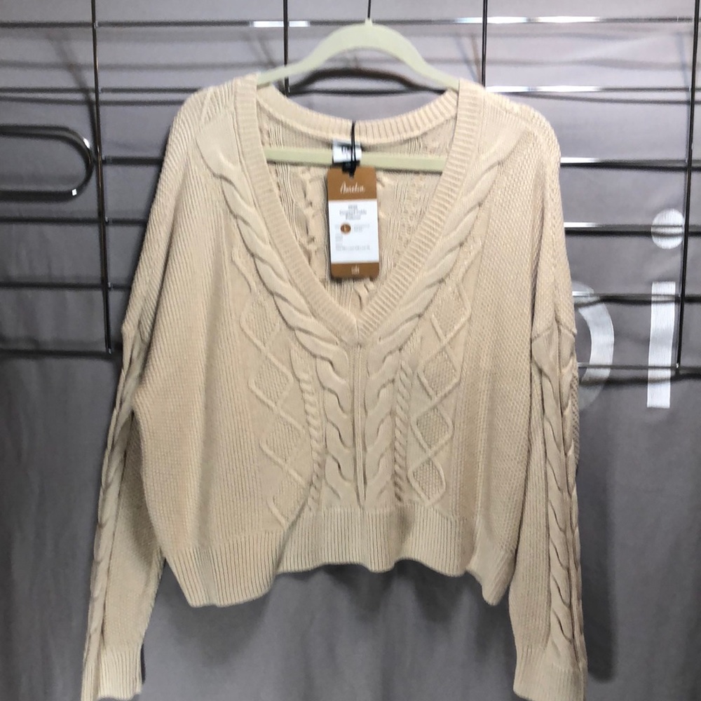 Cropped Cable Pullover